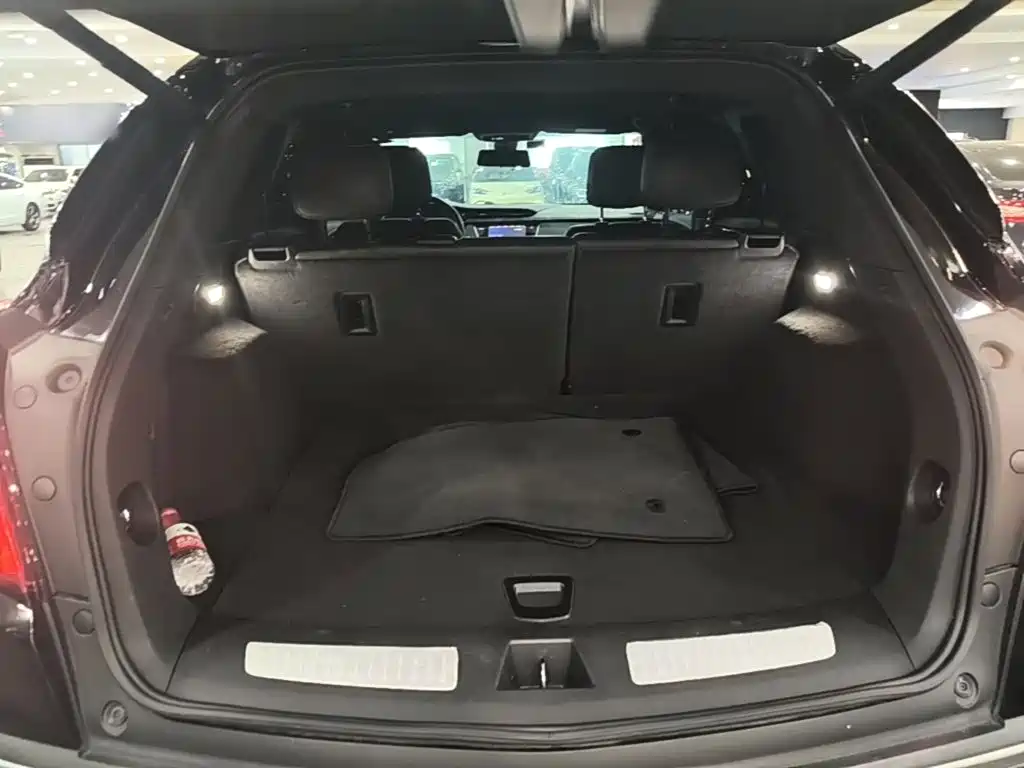 Cadillac XT5 — фото 19