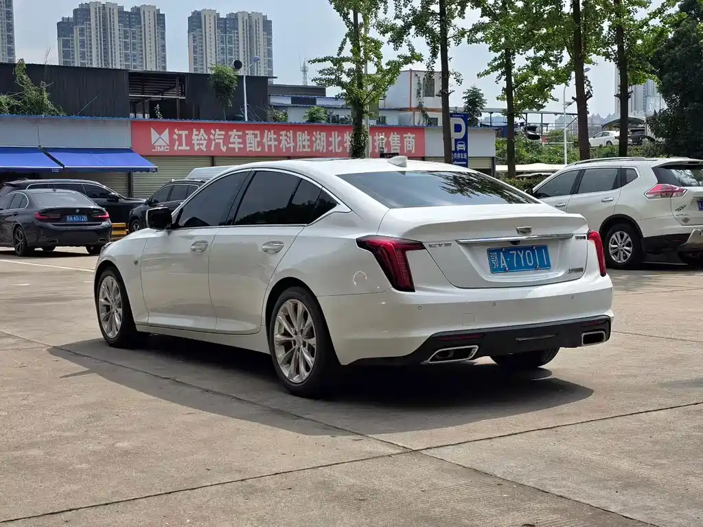 Cadillac CT5 — фото 9