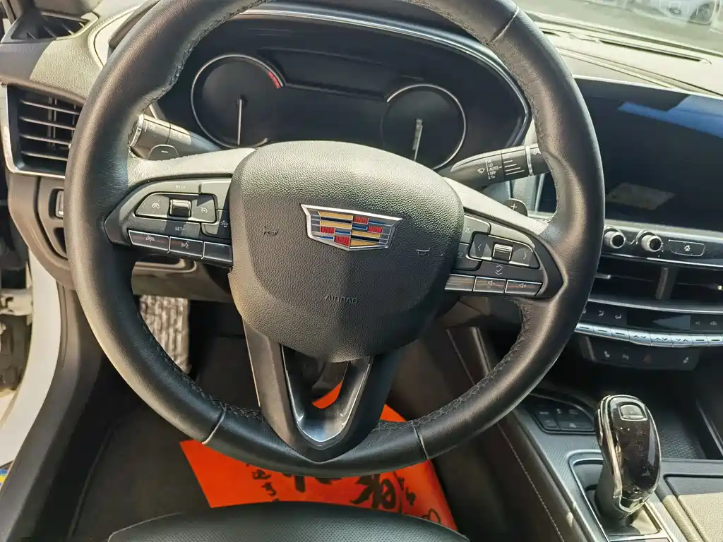 Cadillac CT5 — фото 10