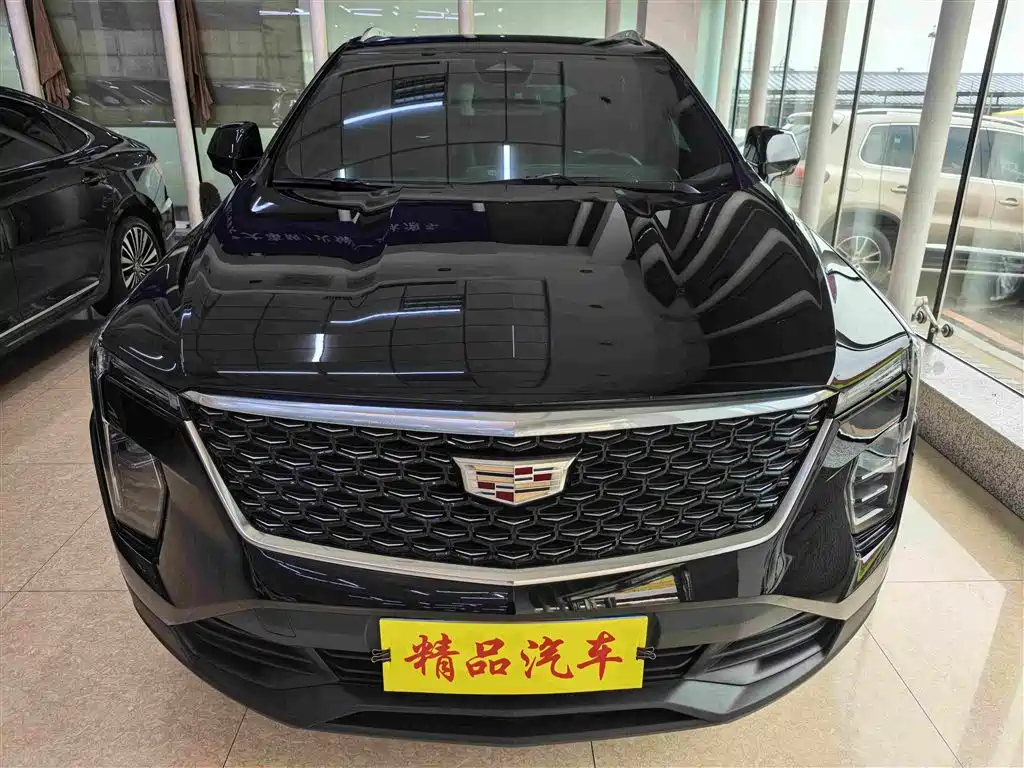 Cadillac XT4 — фото 2