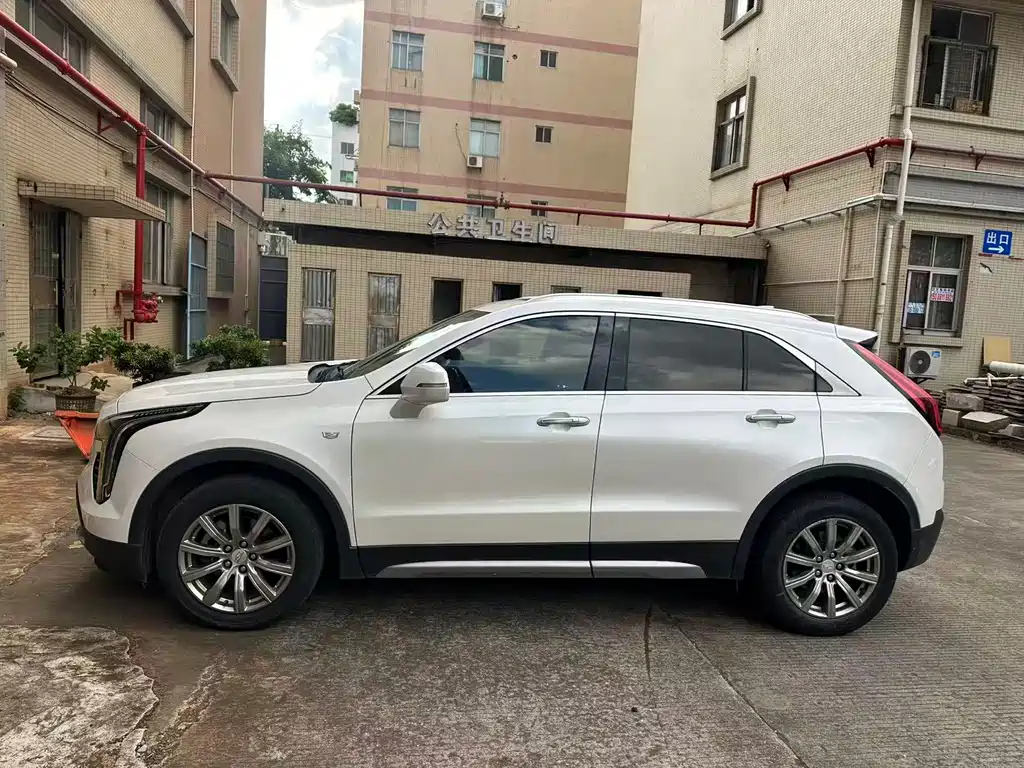 Cadillac XT4 — фото 3