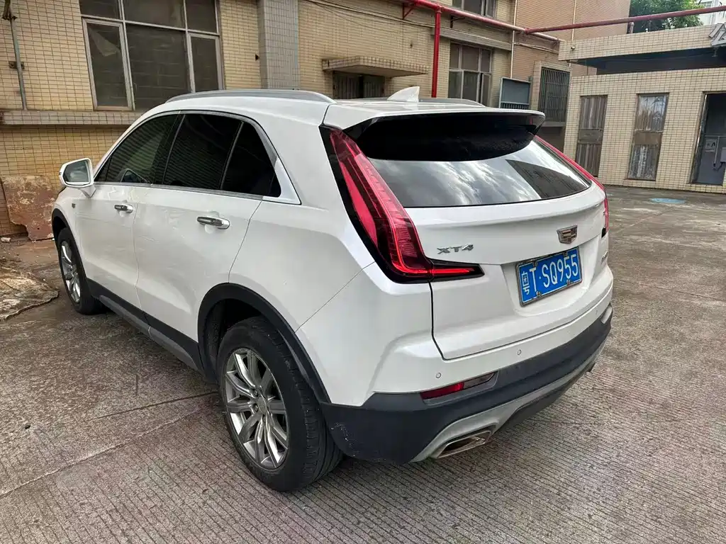Cadillac XT4 — фото 4