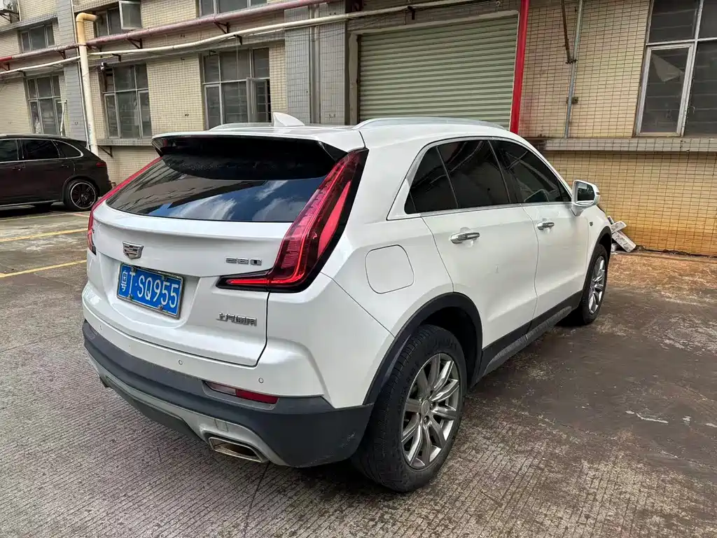 Cadillac XT4 — фото 5