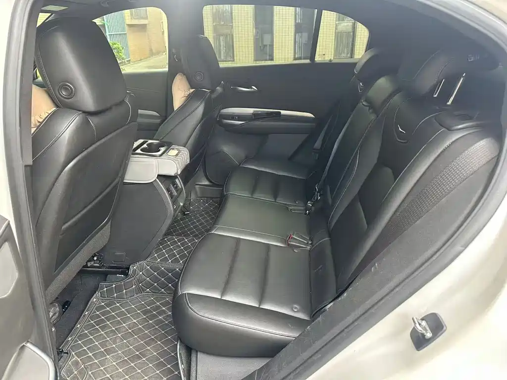 Cadillac XT4 — фото 9