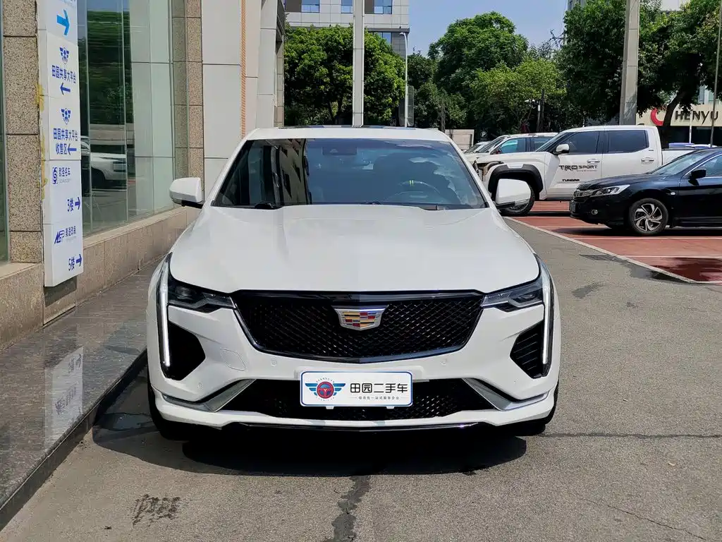 Cadillac CT4 — фото 2