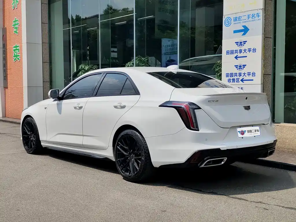 Cadillac CT4 — фото 4