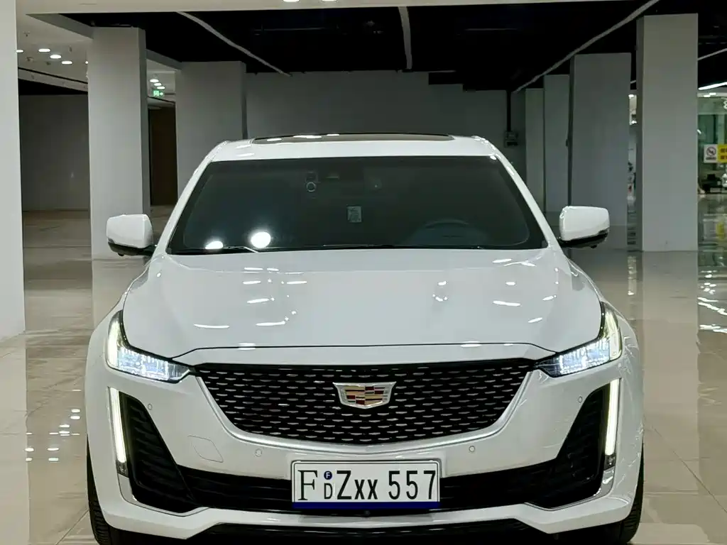 Cadillac CT5 — фото 2