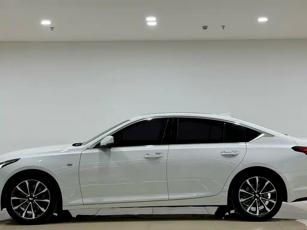Cadillac CT5 — фото 3