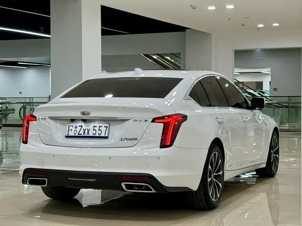 Cadillac CT5 — фото 5