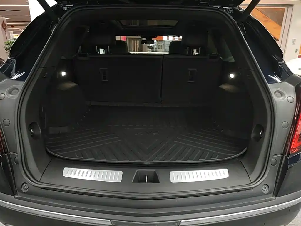 Cadillac XT5 — фото 19