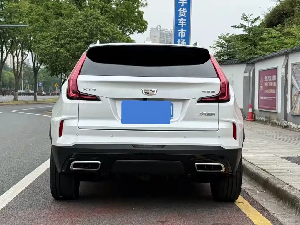 Cadillac XT4 — фото 15
