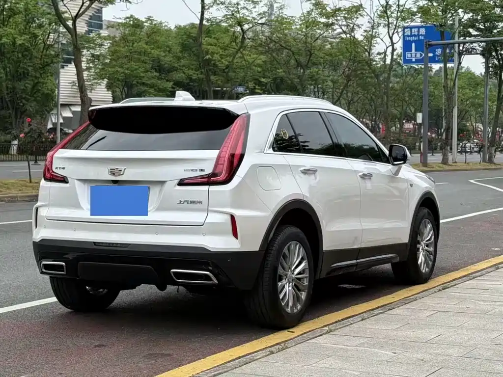 Cadillac XT4 — фото 8