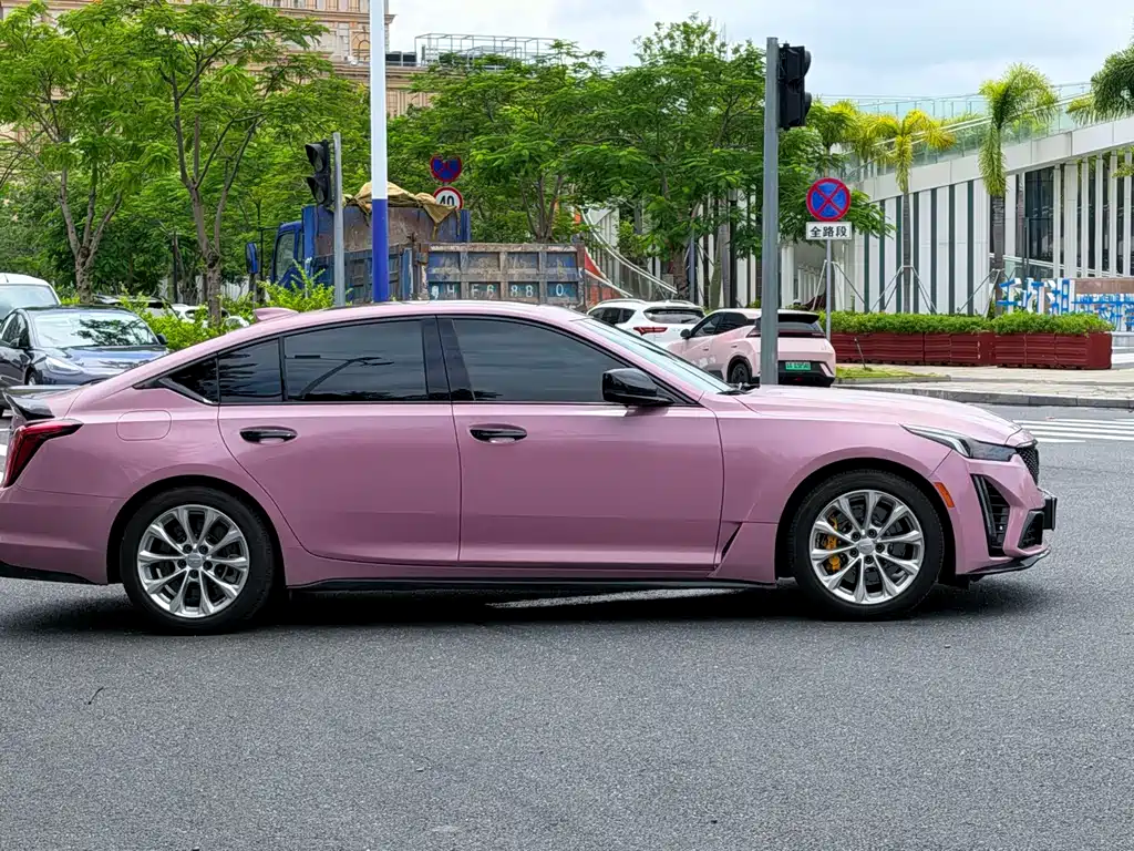 Cadillac CT5 — фото 5