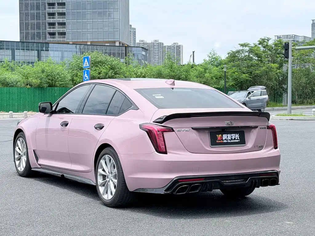 Cadillac CT5 — фото 9
