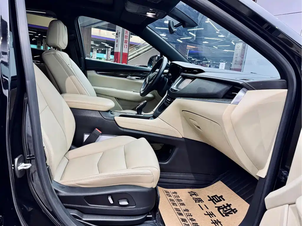 Cadillac XT5 — фото 17