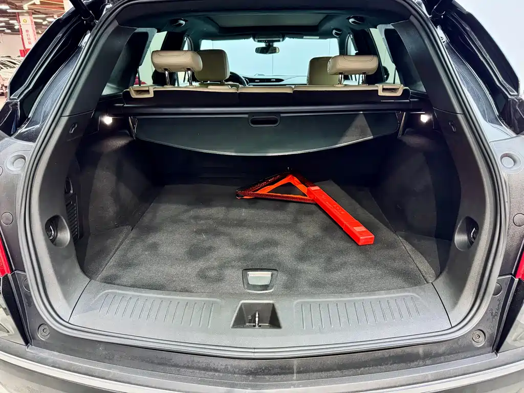 Cadillac XT5 — фото 24