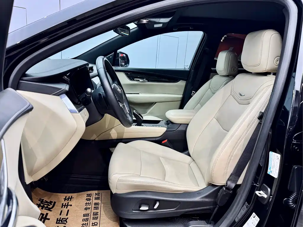 Cadillac XT5 — фото 9