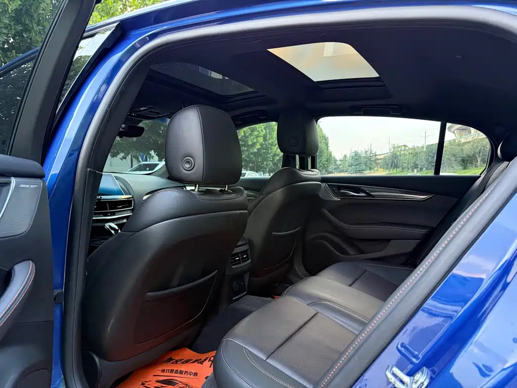 Cadillac CT5 — фото 6