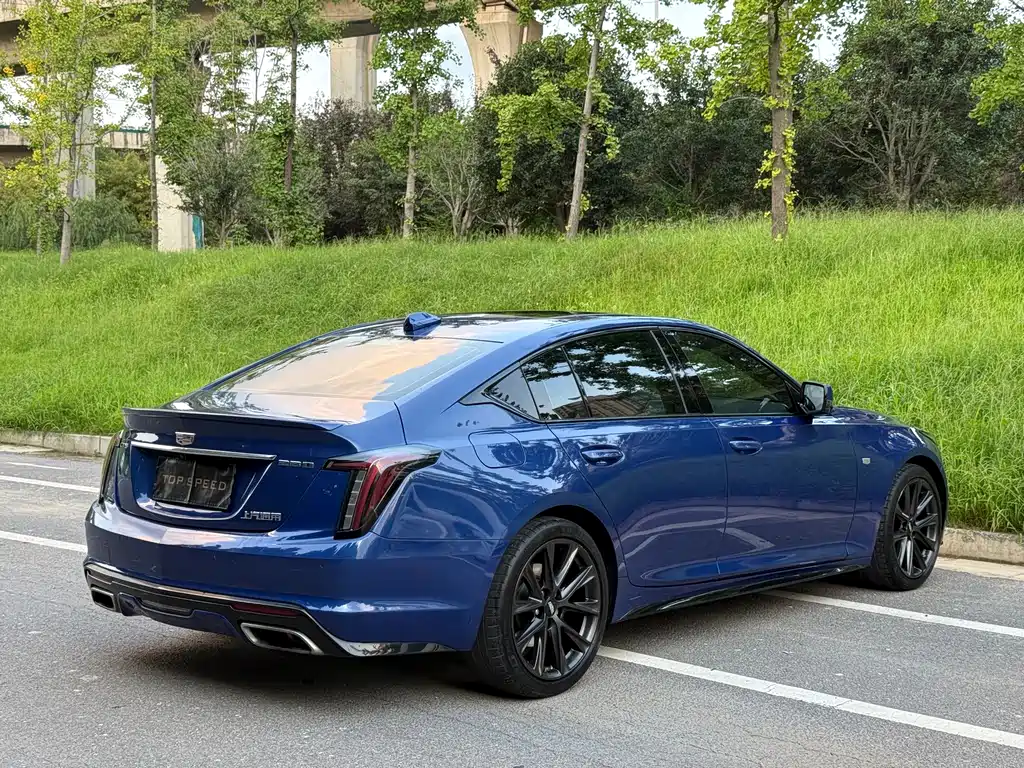 Cadillac CT5 — фото 8