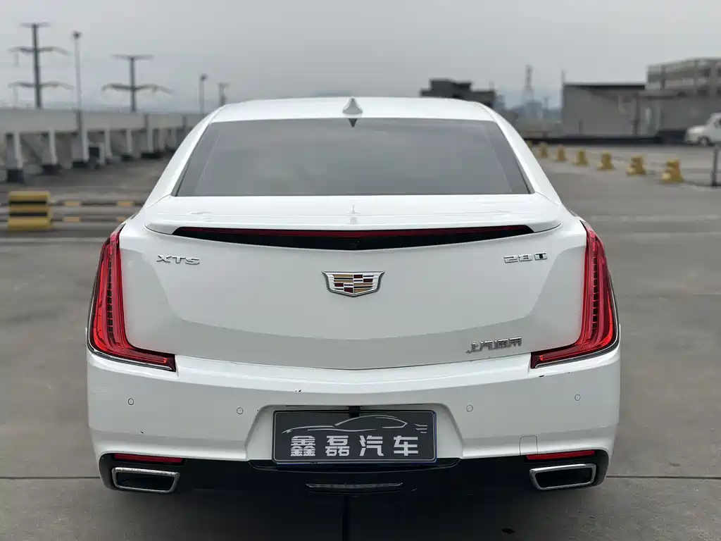 Cadillac XTS — фото 5
