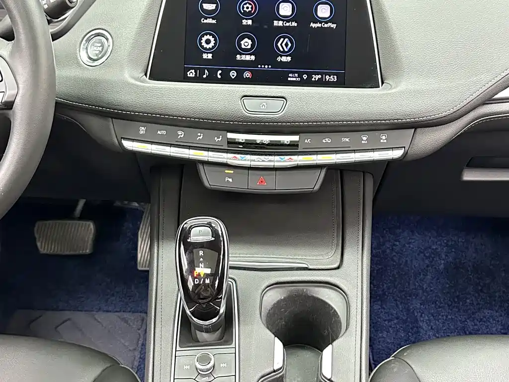Cadillac XT4 — фото 14