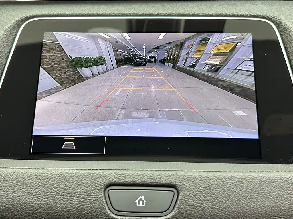 Cadillac XT4 — фото 16