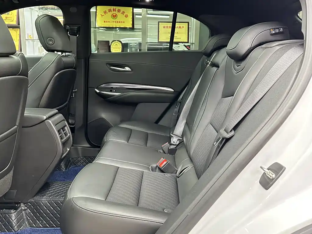 Cadillac XT4 — фото 9