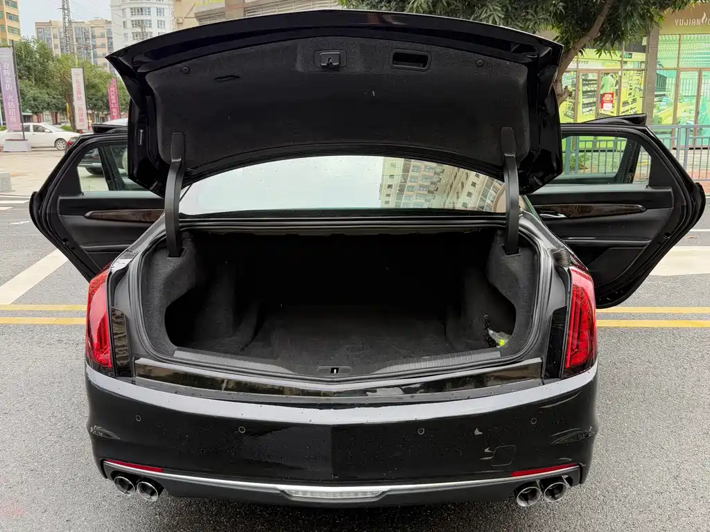 Cadillac CT6 — фото 24