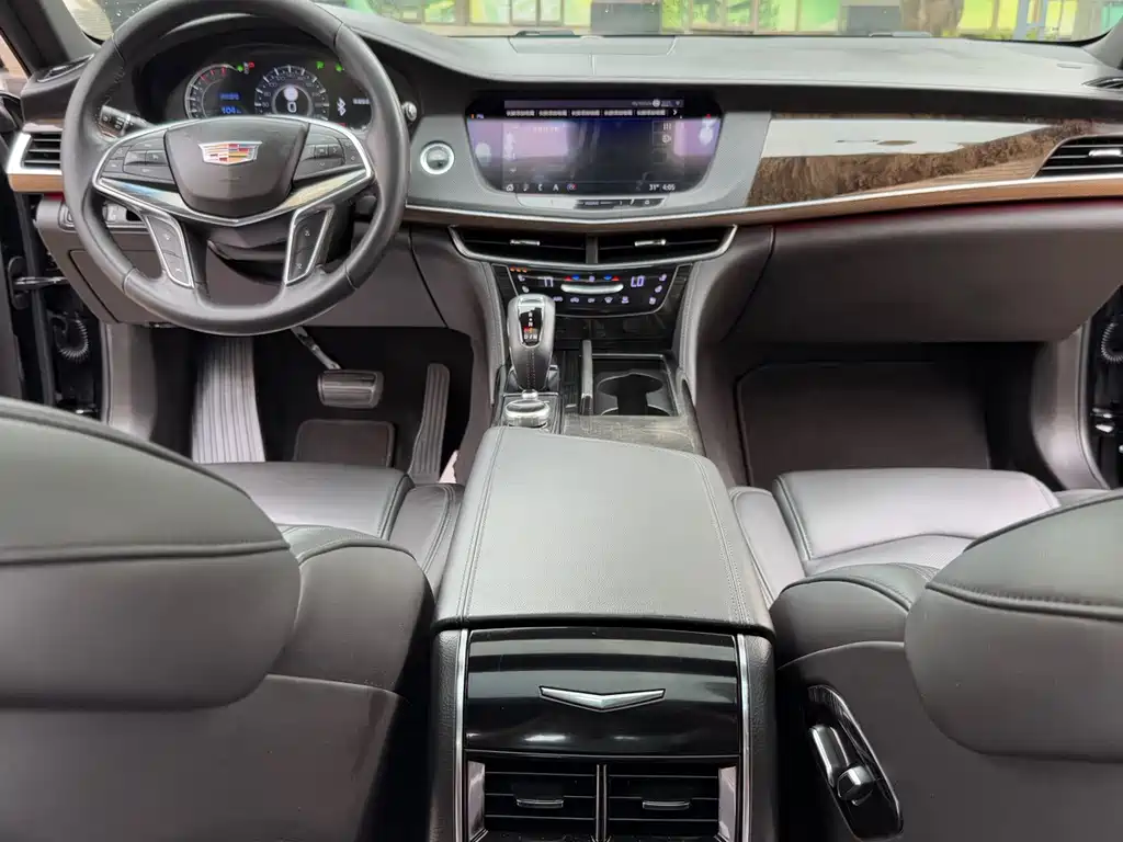Cadillac CT6 — фото 25