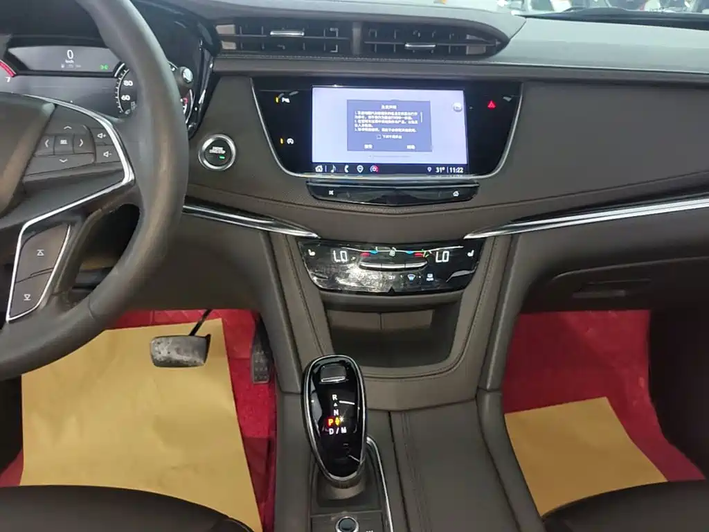 Cadillac XT5 — фото 13