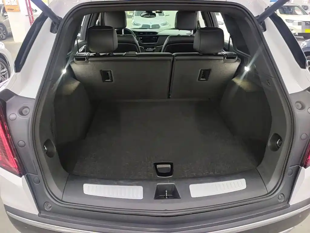 Cadillac XT5 — фото 19
