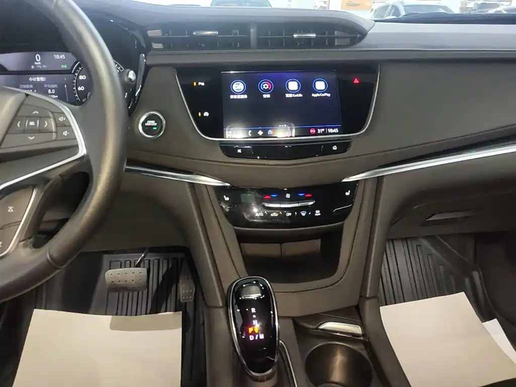 Cadillac XT5 — фото 13