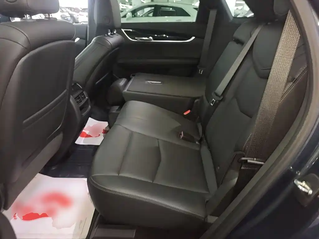 Cadillac XT5 — фото 17