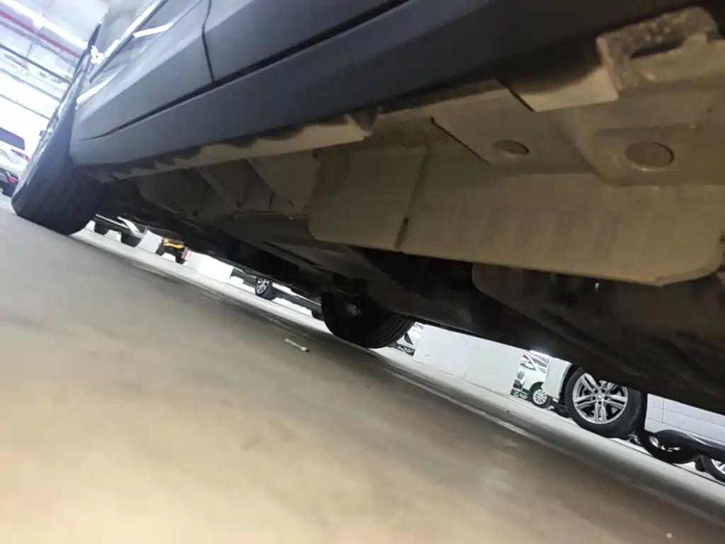 Cadillac XT5 — фото 22