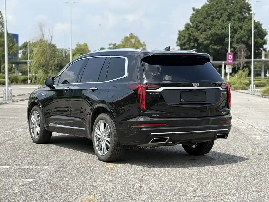 Cadillac XT6 — фото 8
