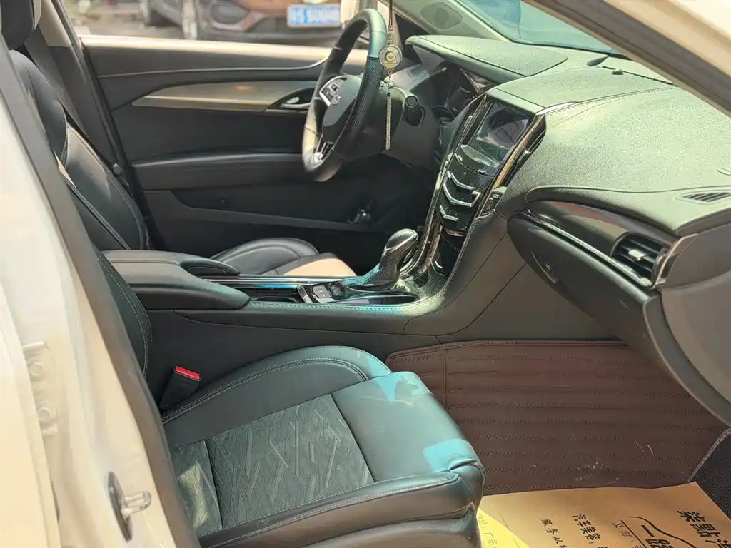 Cadillac ATS-L — фото 10