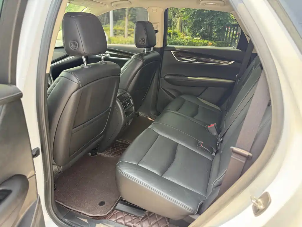 Cadillac XT5 — фото 5