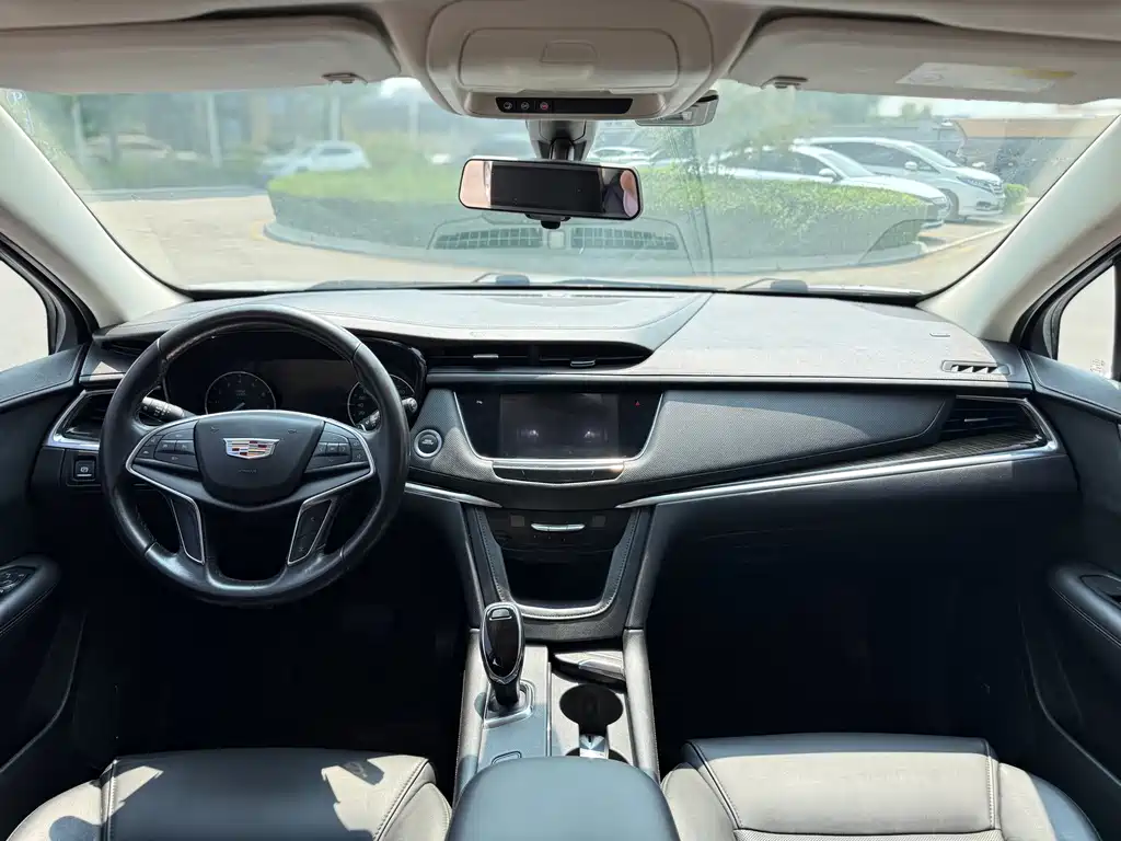 Cadillac XT5 — фото 6