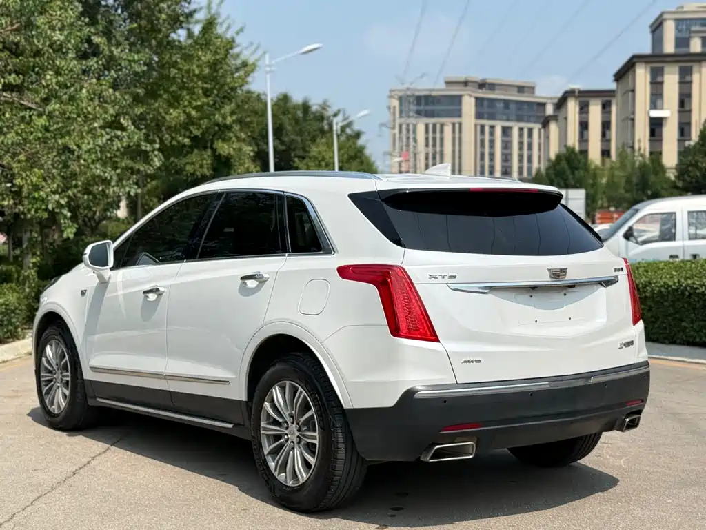 Cadillac XT5 — фото 7