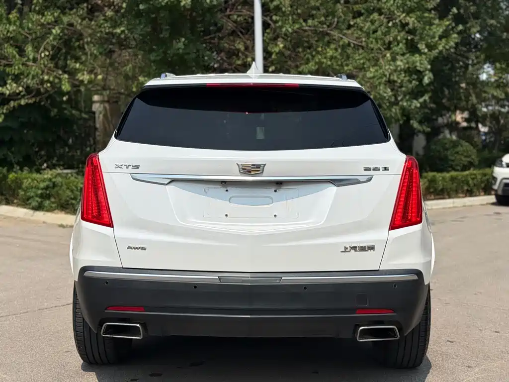 Cadillac XT5 — фото 8