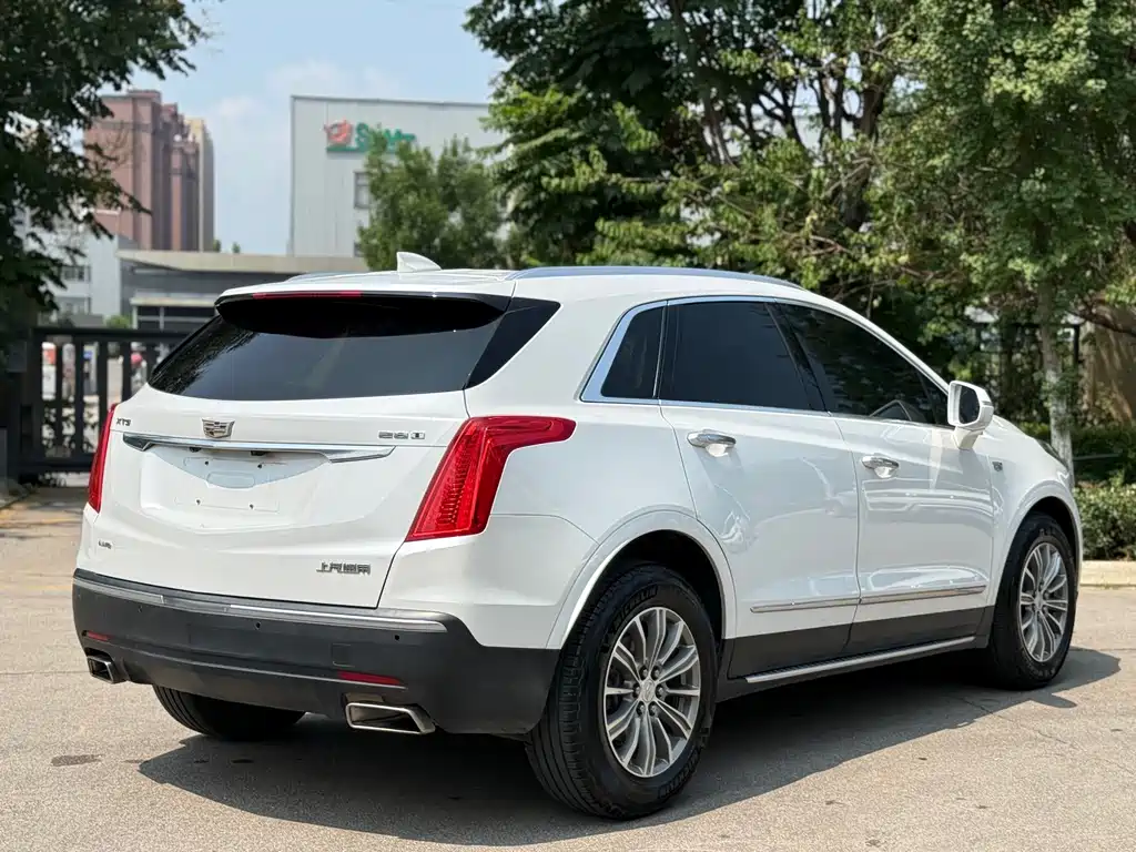 Cadillac XT5 — фото 9