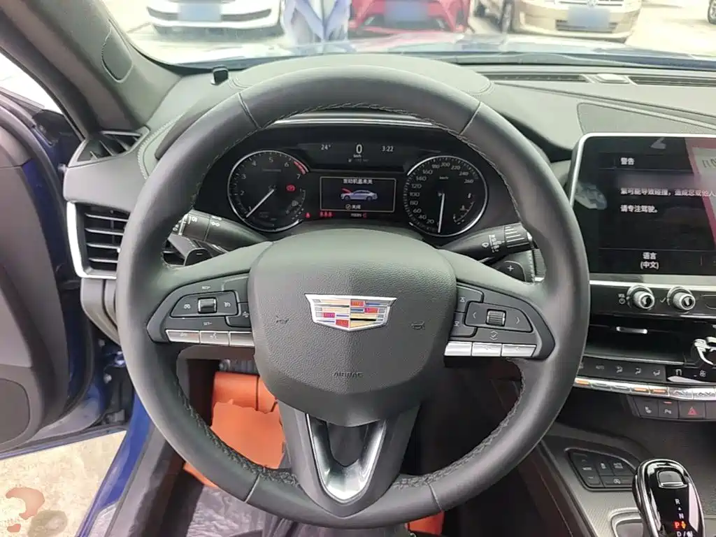Cadillac CT5 — фото 11