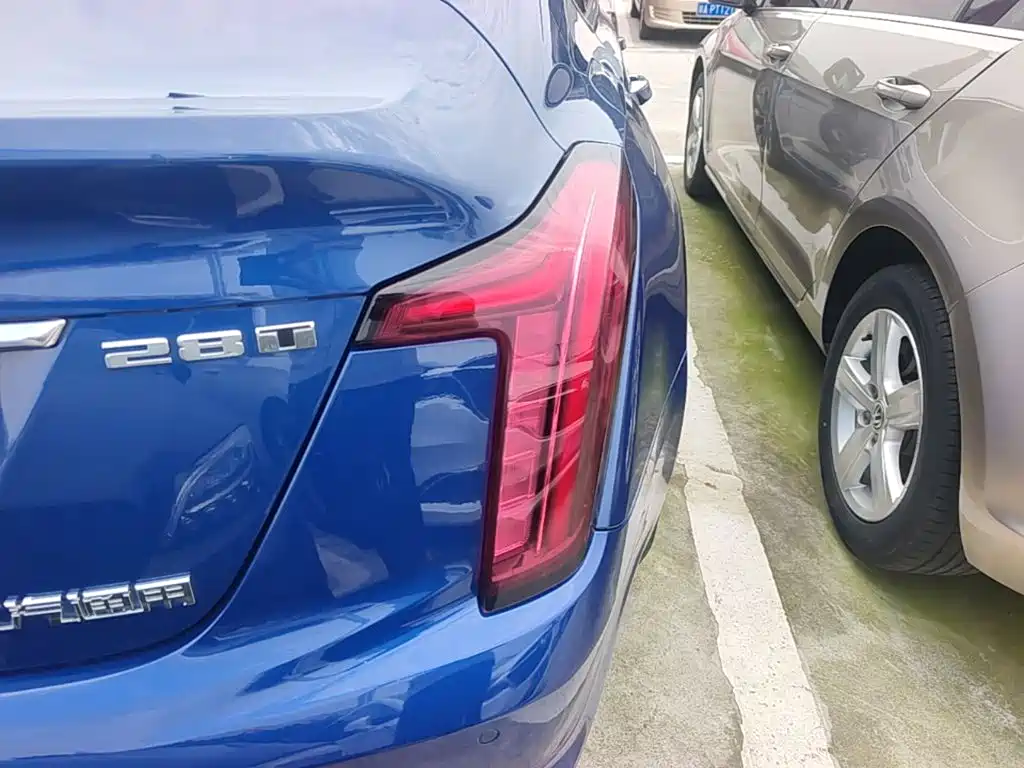 Cadillac CT5 — фото 8