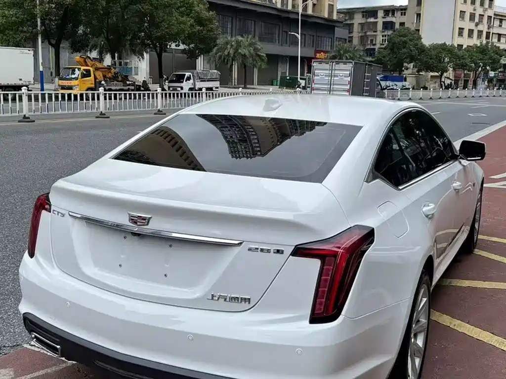 Cadillac CT5 — фото 11