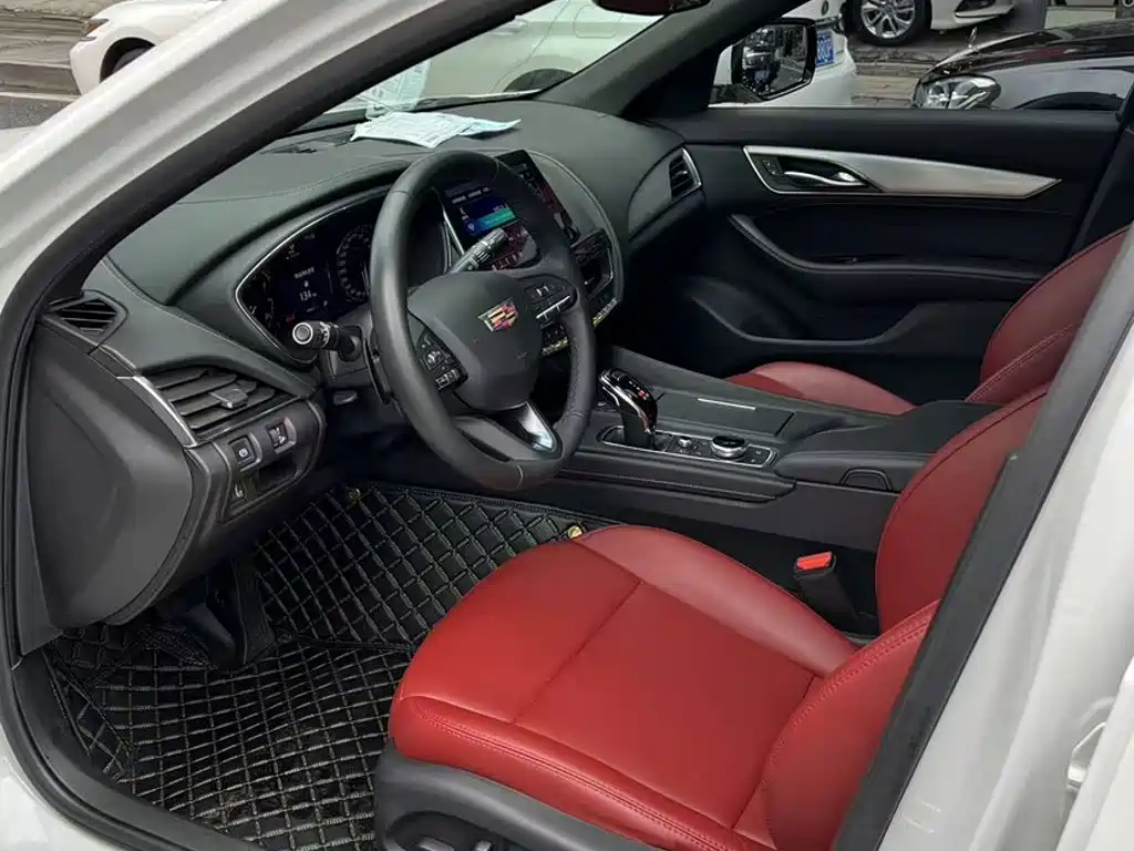 Cadillac CT5 — фото 13