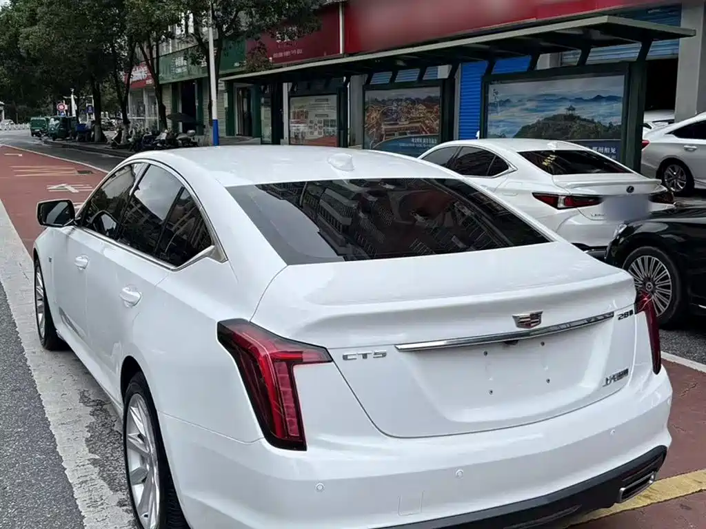Cadillac CT5 — фото 8