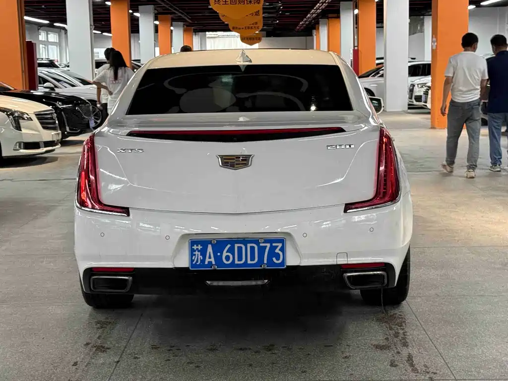 Cadillac XTS — фото 5