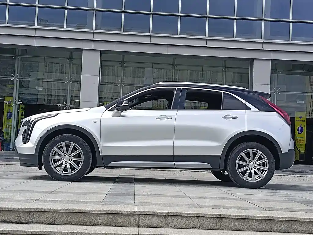 Cadillac XT4 — фото 5