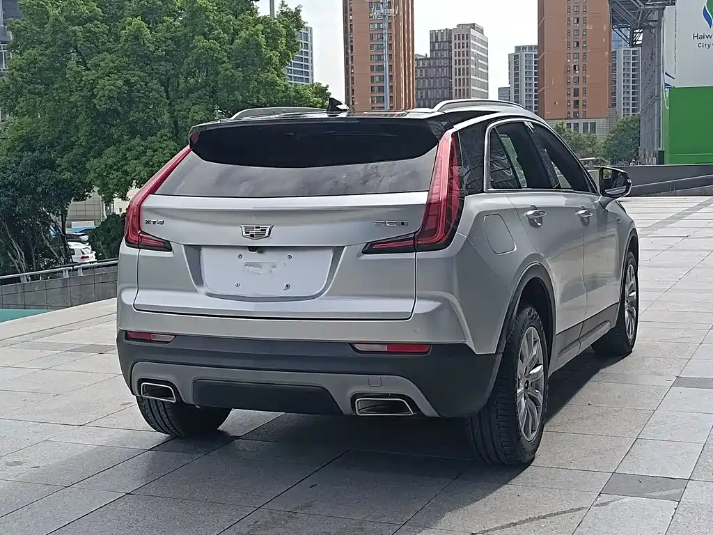 Cadillac XT4 — фото 8