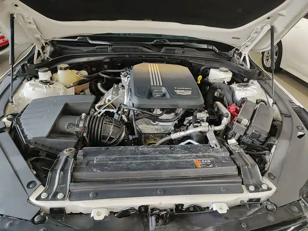 Cadillac CT4 — фото 20